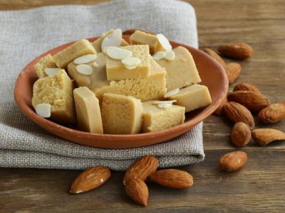 طريقة تحضير عجينة حلوى اللوز