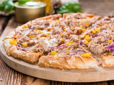 طريقة عمل بيتزا التونة اللذيذة