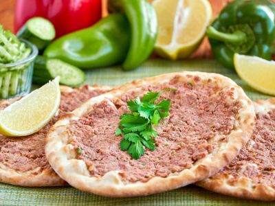 وصفات لتحضير عجينة عشر دقائق على الصاج
