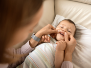 كيف تخفف من آلام التسنين لطفلك؟