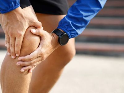Knee Osteoarthritis: Symptoms and Diagnosis.