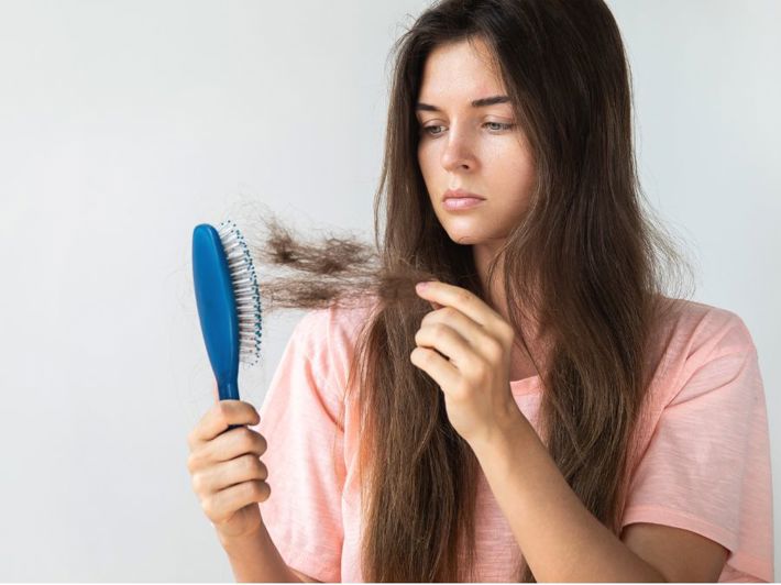 تساقط الشعر: الأسباب والعلاج