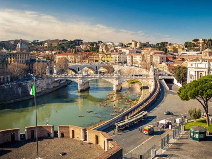 ما هي عاصمة إيطاليا، ومدينة الينابيع الأبدية؟