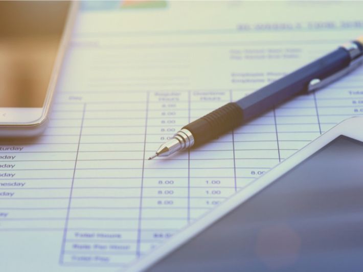 ما الفرق بين حساب المتاجرة وقائمة الدخل؟