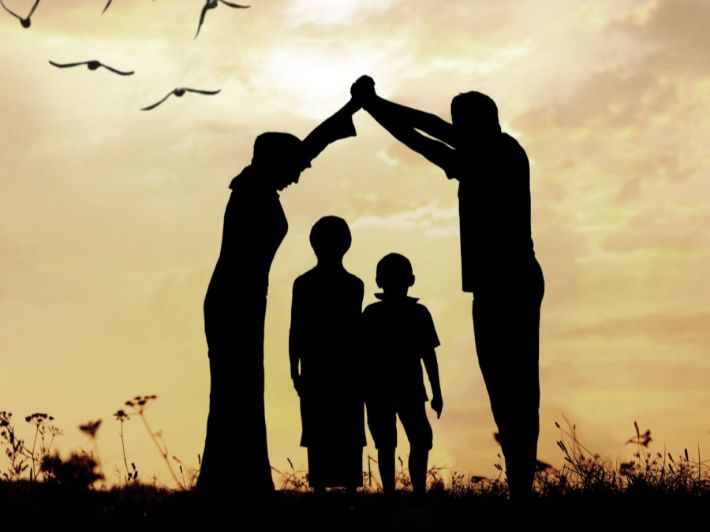 موضوع تعبير عن الأسرة أساس المجتمع