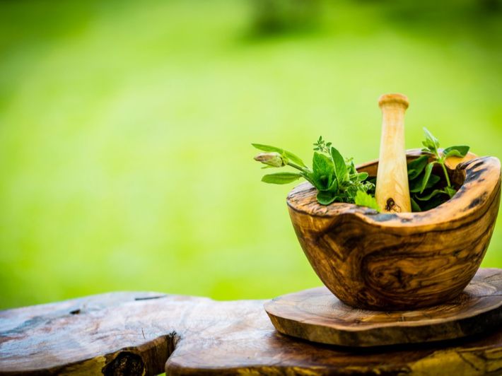 تعرف على كيفية استهلاك عشبة الجعدة (الشندقورة)