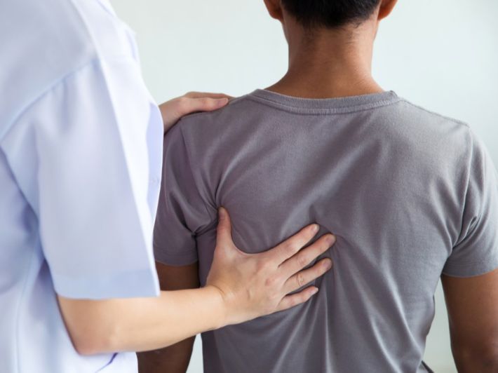 علاج الجنف بالعلاج الطبيعي