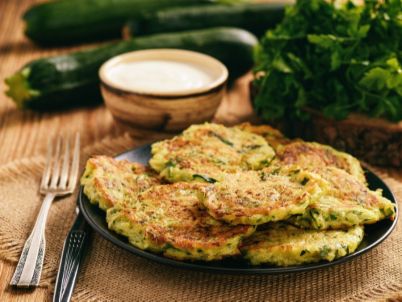 طريقة عمل عجة الكوسا