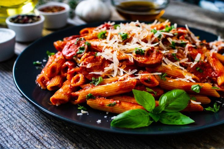 معكرونة البندورة، بمكونات بسيطة