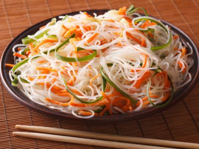 طريقة عمل عجينة نودلز الأرز