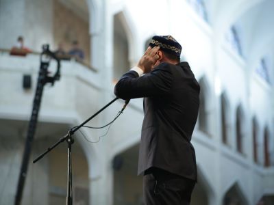 التلحين في الأذان