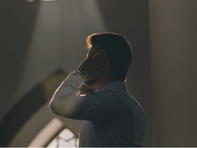 لماذا سميت تكبيرة الإحرام بهذا الاسم؟