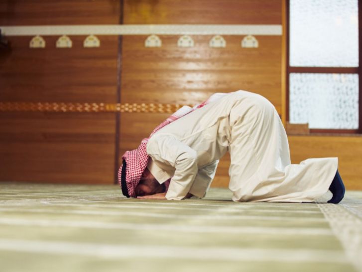 ما الفرق بين السنن الرواتب والنوافل؟