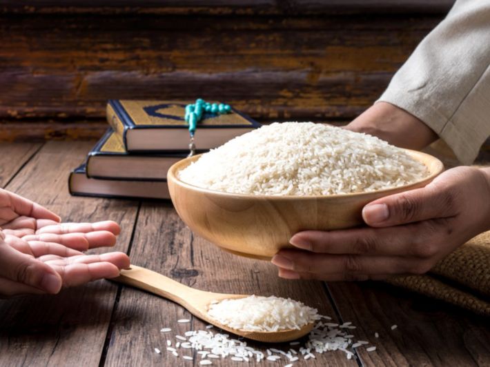 آيات عن الفقراء