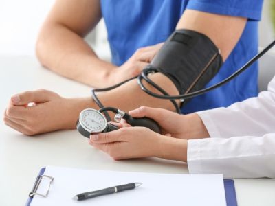 تشخيص الإصابة بارتفاع ضغط الدم تشخيص الإصابة بارتفاع ضغط الدم