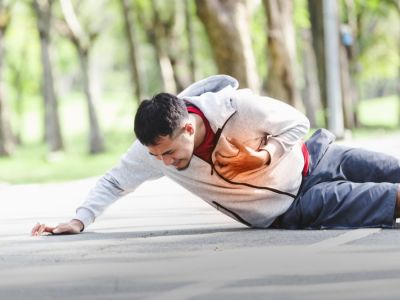 جلطة القلب: الأعراض، الأسباب والعلاج جلطة القلب: الأعراض، الأسباب والعلاج