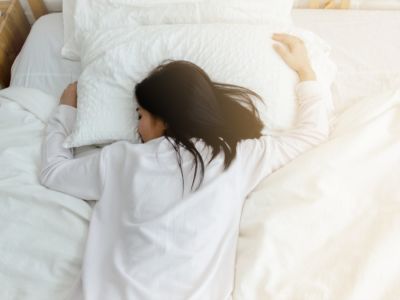 هل ينصح الأطباء بوضعية نوم معينة لمرضى الضغط المرتفع؟ هل ينصح الأطباء بوضعية نوم معينة لمرضى الضغط المرتفع؟