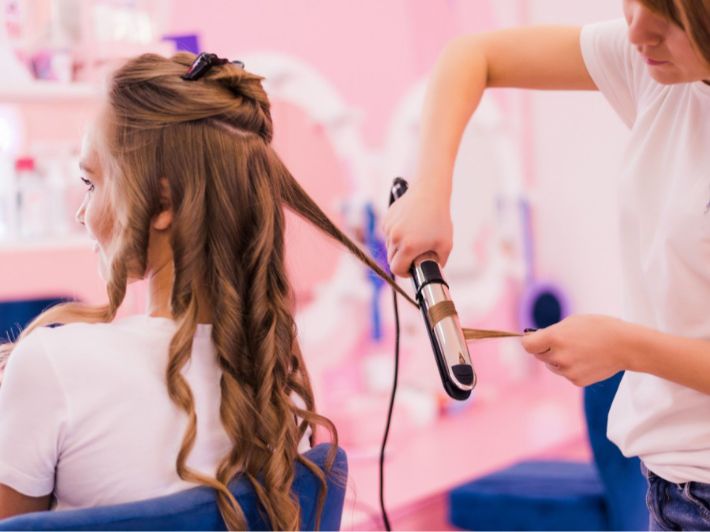 ما أفضل طريقة لعمل الشعر كيرلي؟