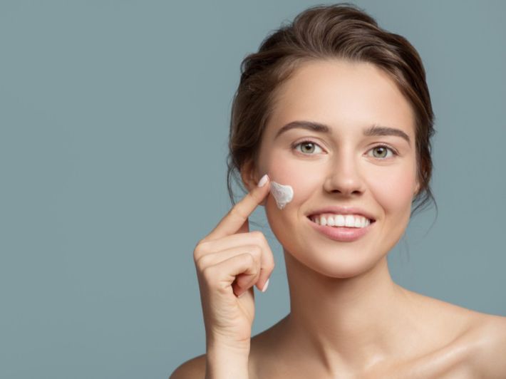 أنواع كريم نهاري للبشرة الجافة، تعرفي عليها!