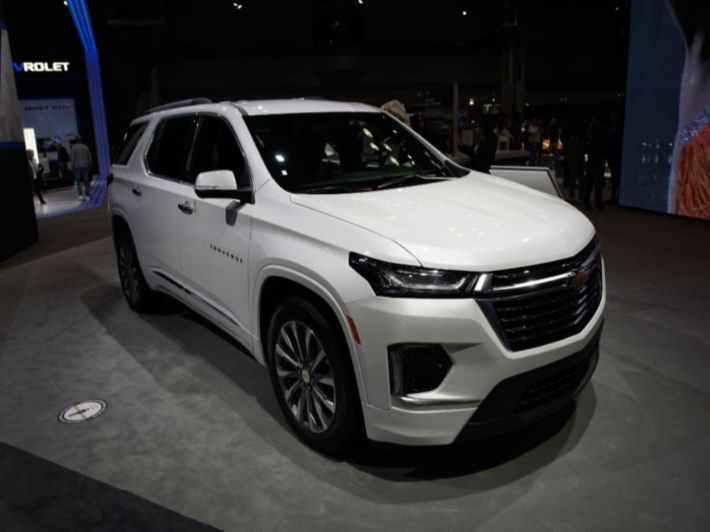 ما هي مميزات شيفروليه ترافرس 2022