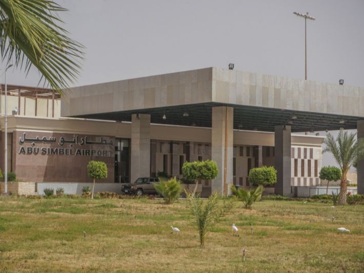 أهم المعلومات عن مطار أبو سمبل