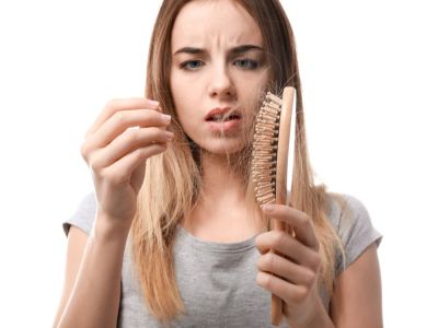 لماذا يتساقط الشعر بعد الولادة؟
