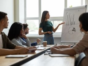 مهارات المحافظة على تفاعل المستمعين: كيف أجعل الآخرين ينصتون إلي؟