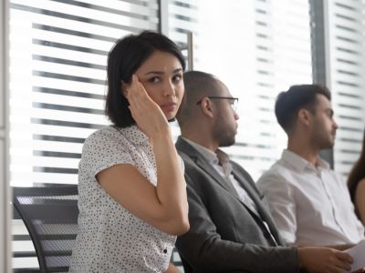 كيف تتخلص من التوتر قبل المقابلة؟ طرق عملية بسيطة