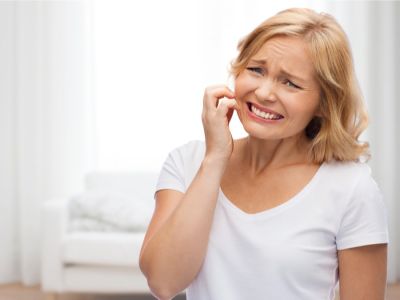 حكة الوجه: الأسباب والعلاج
