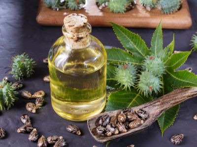 تعرفي على فوائد زيت الخروع للهالات السوداء