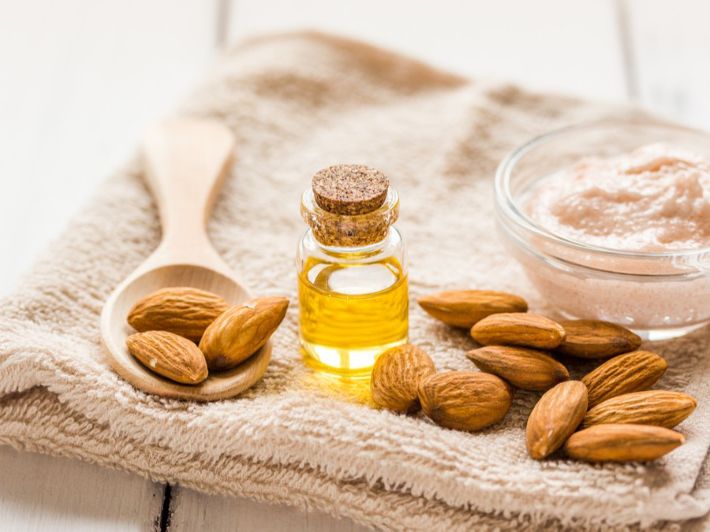 تعرفي على فوائد زيت اللوز للبشرة الدهنية وكيفية استخدامه