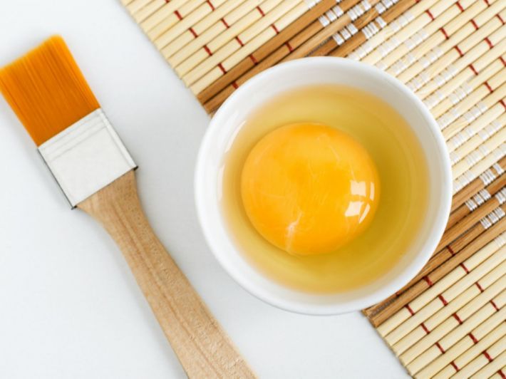 اقرئي عن أضرار صفار البيض للوجه