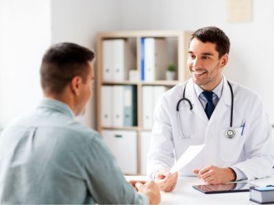 هل فتق الخصية يؤثر على الانتصاب؟