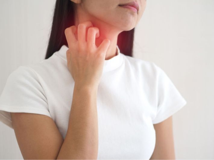 أسباب احمرار الرقبة عند التوتر