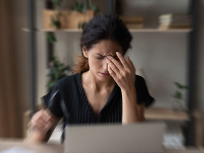 علاج زغللة العين والصداع