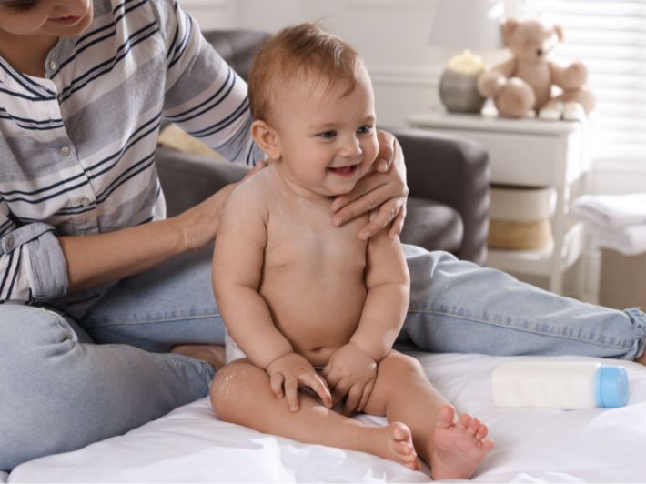 كيفية تنظيف رقبة الأطفال