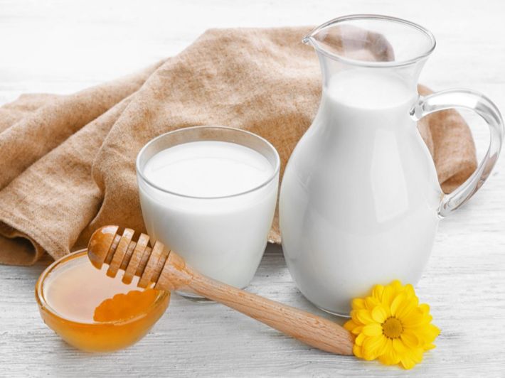ماسك اللبن والعسل للبشرة: عليك تجربته