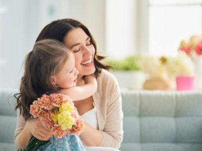 5 نصائح تساعدك على أن تكوني صديقة لأطفالك 5 نصائح تساعدك على أن تكوني صديقة لأطفالك