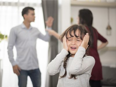 آثار الطلاق على الأطفال، وكيف نساعدهم على تخطيها؟ آثار الطلاق على الأطفال، وكيف نساعدهم على تخطيها؟