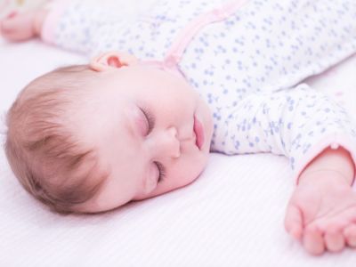 كثرة نوم الطفل في الشهر السادس كثرة نوم الطفل في الشهر السادس