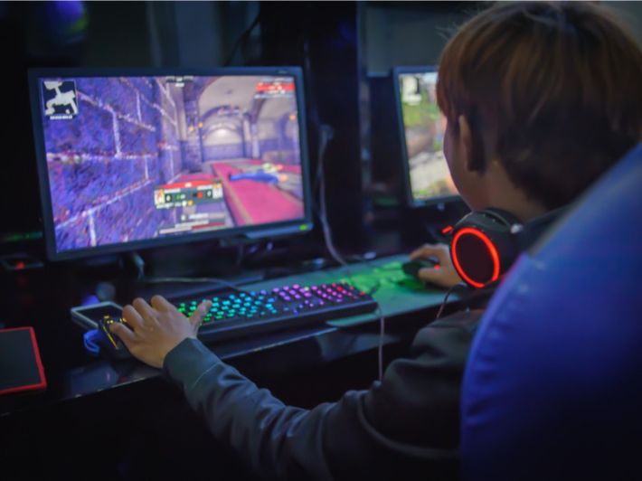 ما هي ألعاب تصويب منظور الشخص الأول؟