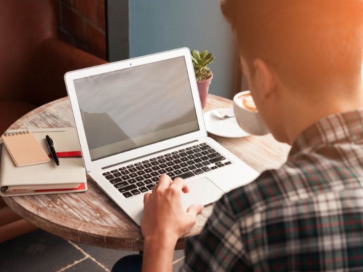 شروط كتابة مقال نقدي