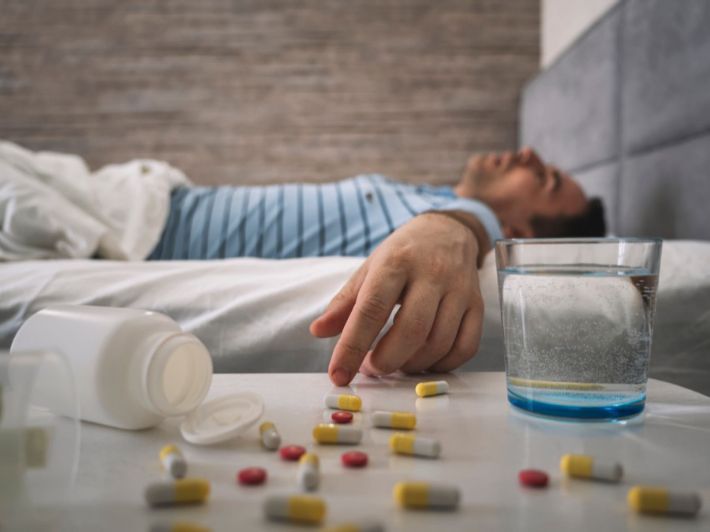 ماذا يحدث عند تناول جرعة زائدة من المنوم؟