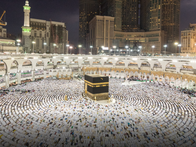 رحلة العمرة بالسيارة المستأجرة: نصائح لتخطّي الزحام في مكة