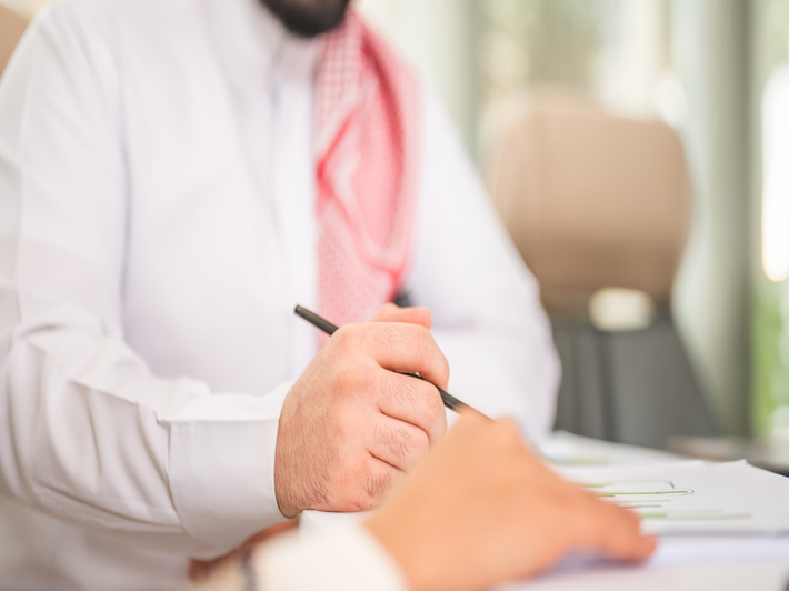 إرشادات مهمة قبل توقيع عقد تأجير سيارة لأول مرة