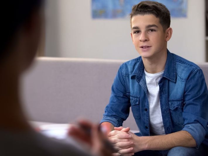 كيف أقوي شخصية ابني المراهق؟