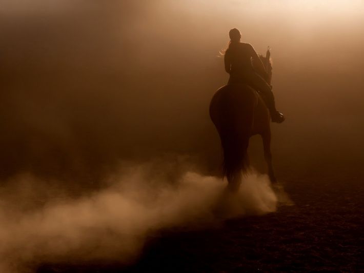 ركوب الخيل في المنام