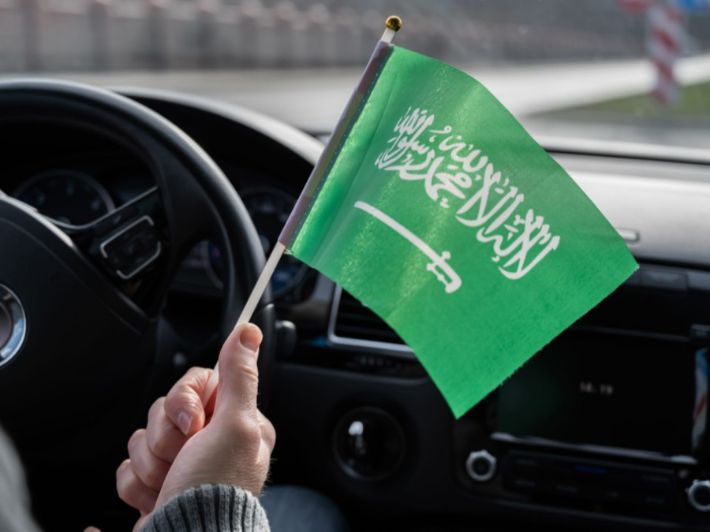 كيفية الحصول على رخصة قيادة دولية في السعودية