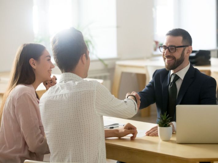 ما هي شروط قرض العمل الحر للنساء من بنك التسليف؟