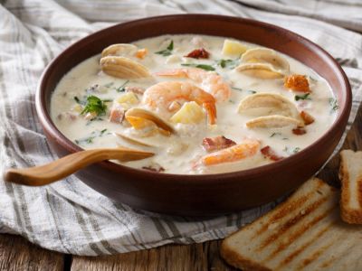 طريقة عمل شوربة المأكولات البحرية بالكريمة